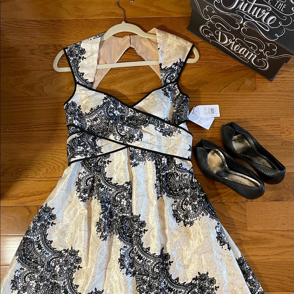 BNWT Jessica Simpson size 4 - Picture 16 of 16